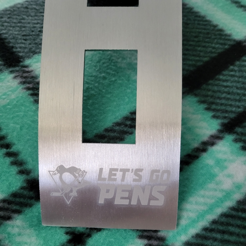 5 puck holder